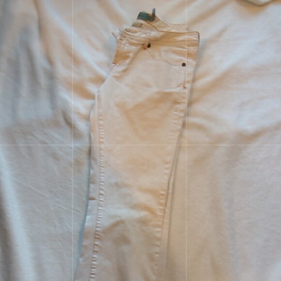 Seven 🍁Jeans Ivory Bone Lightly Spotted Throughout Lower Rise Denim Jeans 🍁 - Picture 4 of 13